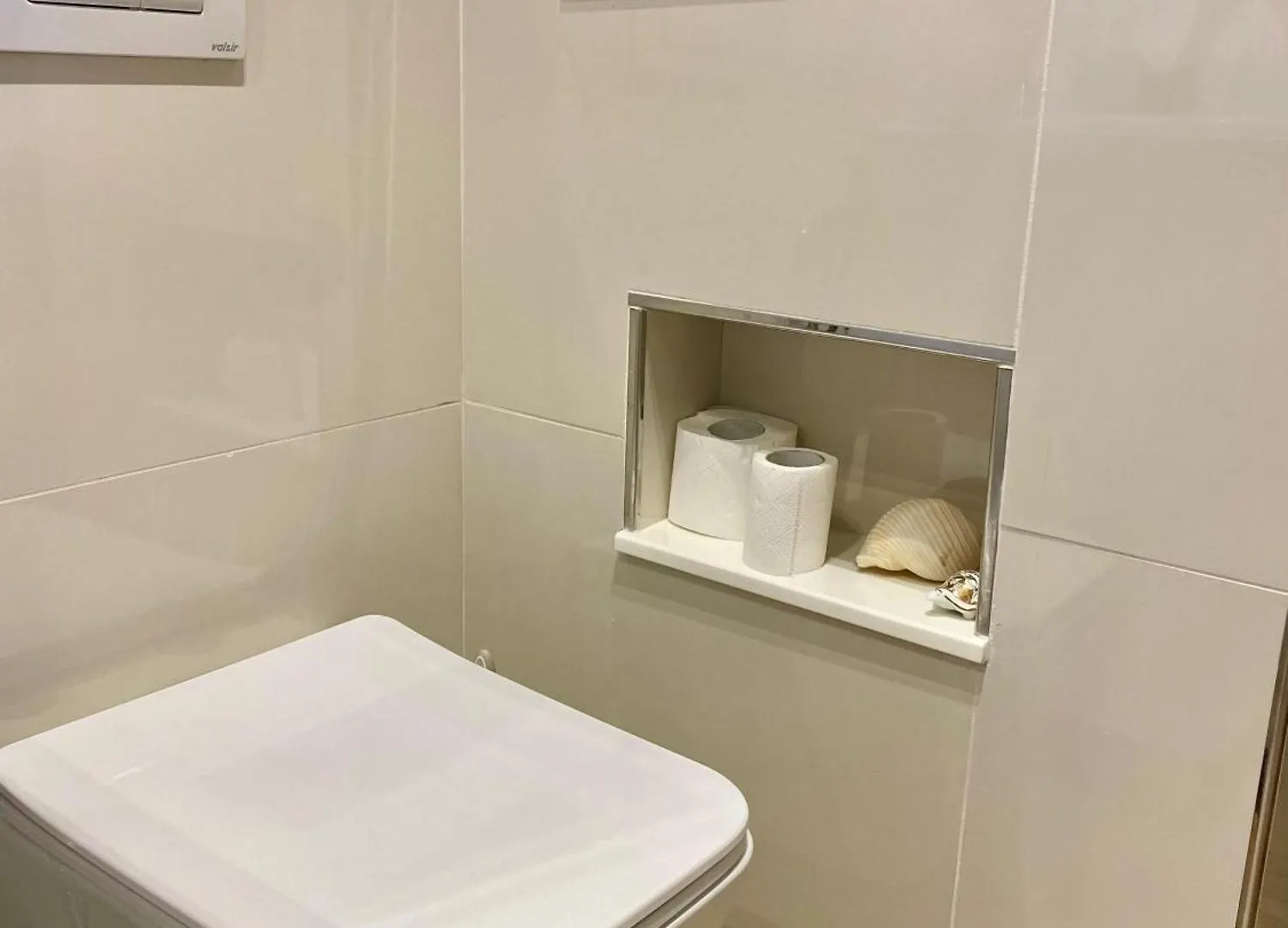 Flos Apartament Apartment Vlore