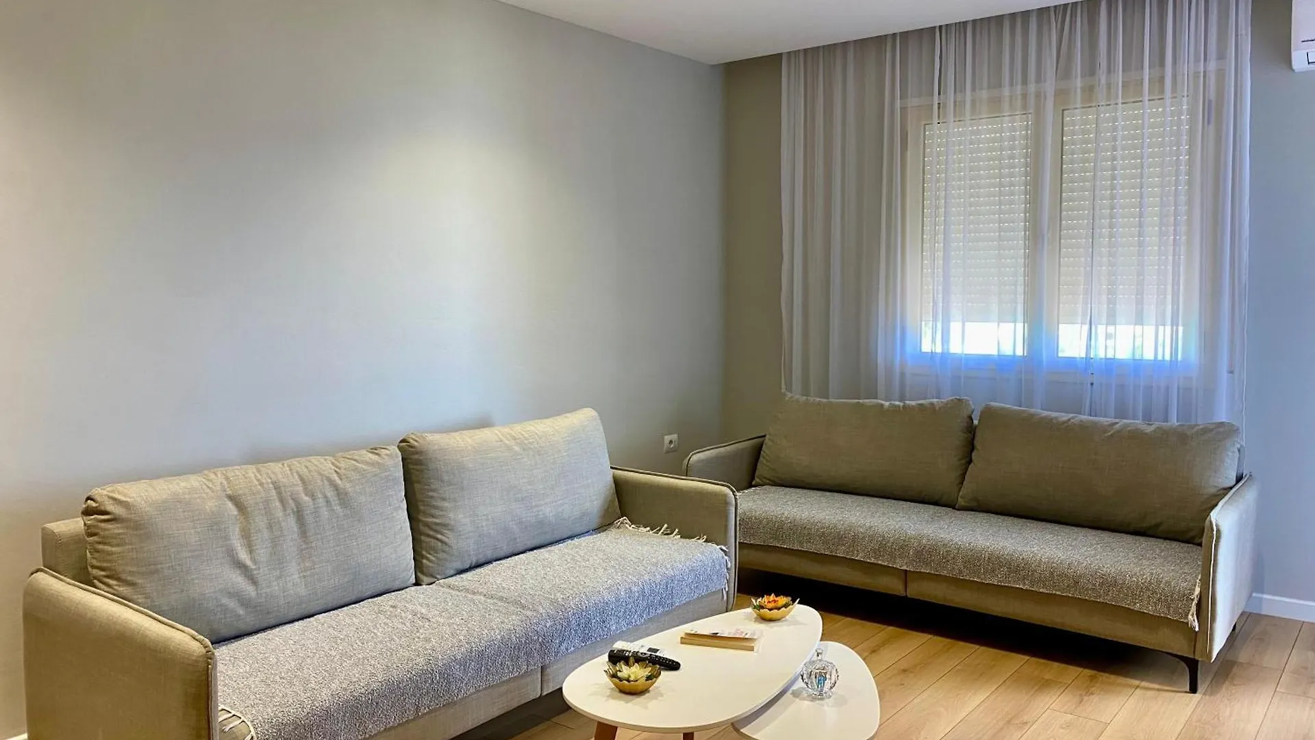 Flos Apartament Apartment Vlore
