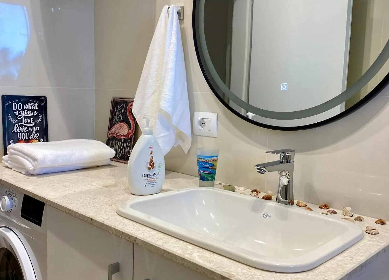 Flos Apartament Apartment Vlore 0*,